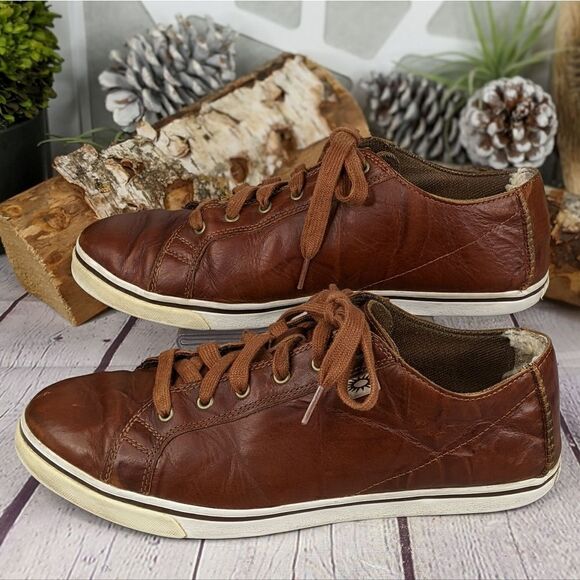 Ugg Vanowen Leather Sneakers - Picture 4 of 9